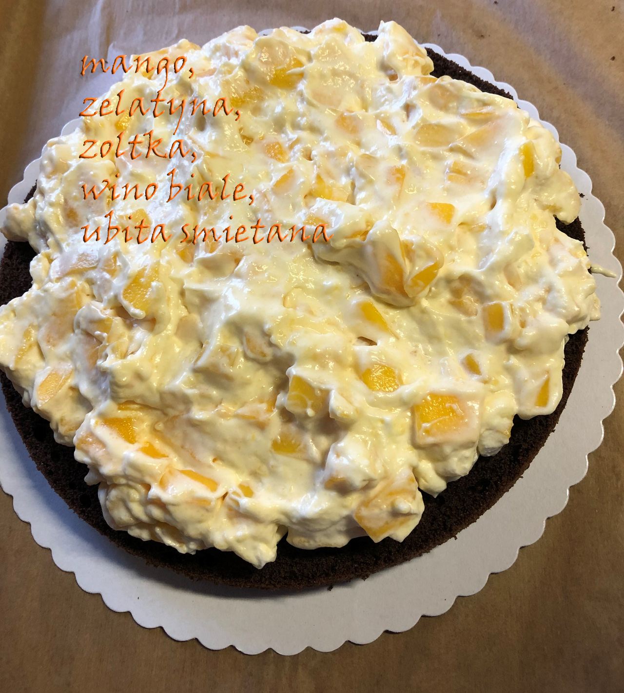 Tort kakaowy z mango