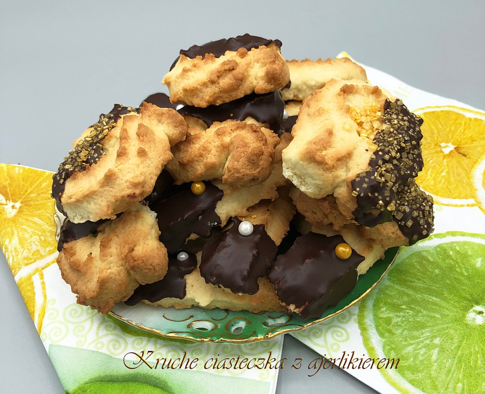kruche ciasteczka z likierem jajecznym