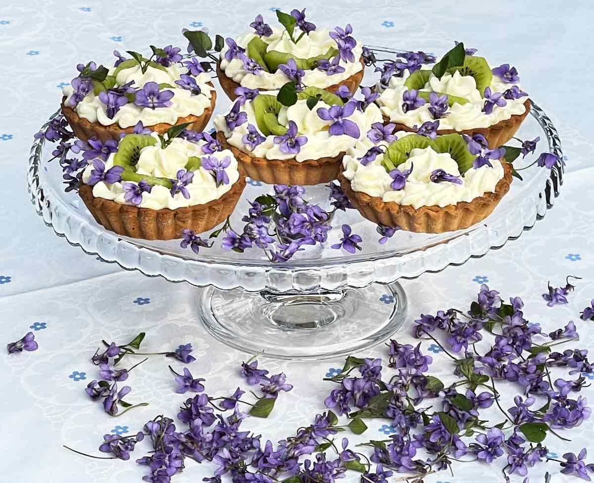 Fiołkowe torciki z Amaretto