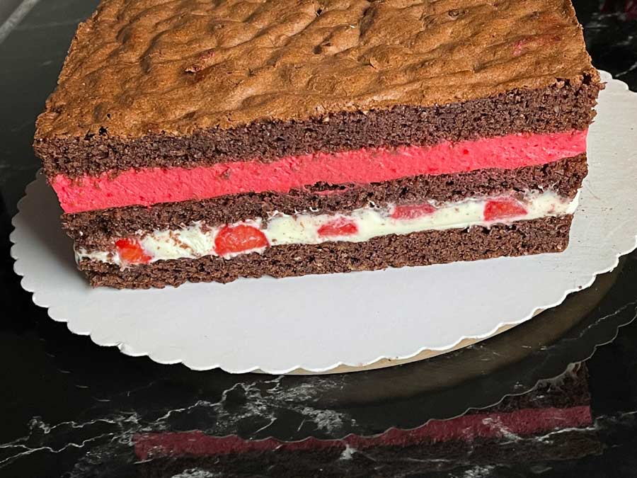 przełożone Brownie wstawiamy do lodówki