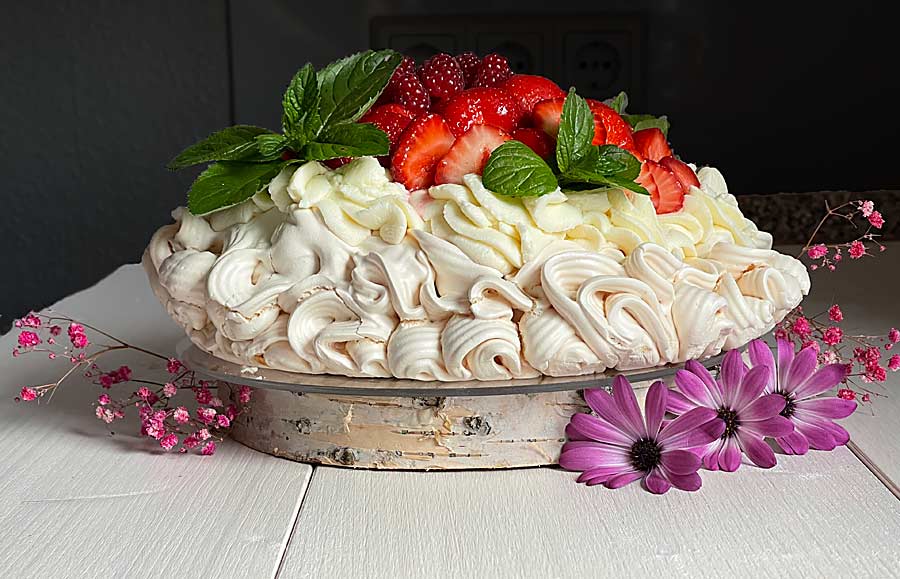 Pavlova truskawkowa