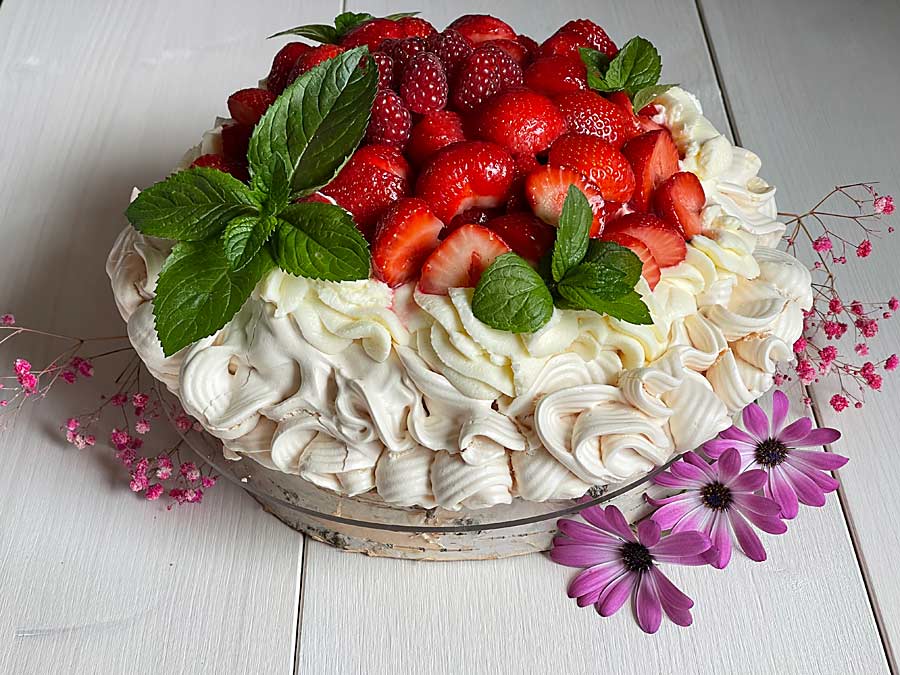 Pavlova truskawkowa