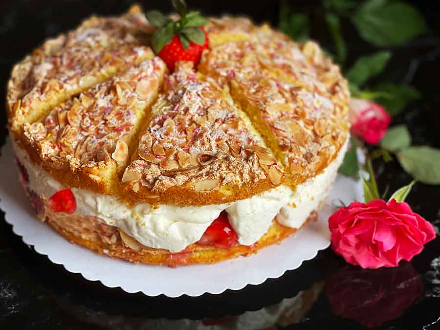 Tort truskawkowy z mascarpone
