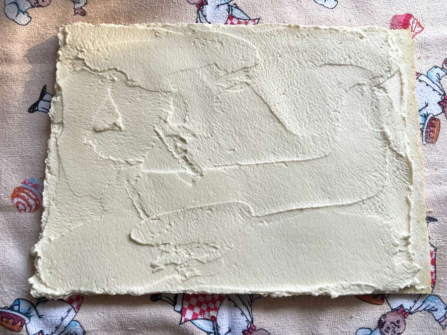 Biała rolada z truskawkami