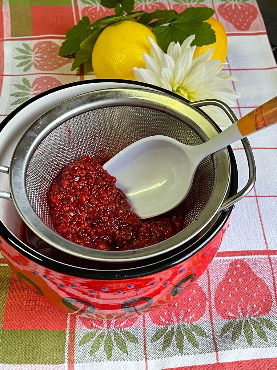 Porzeczkowy tort ze Skyrem