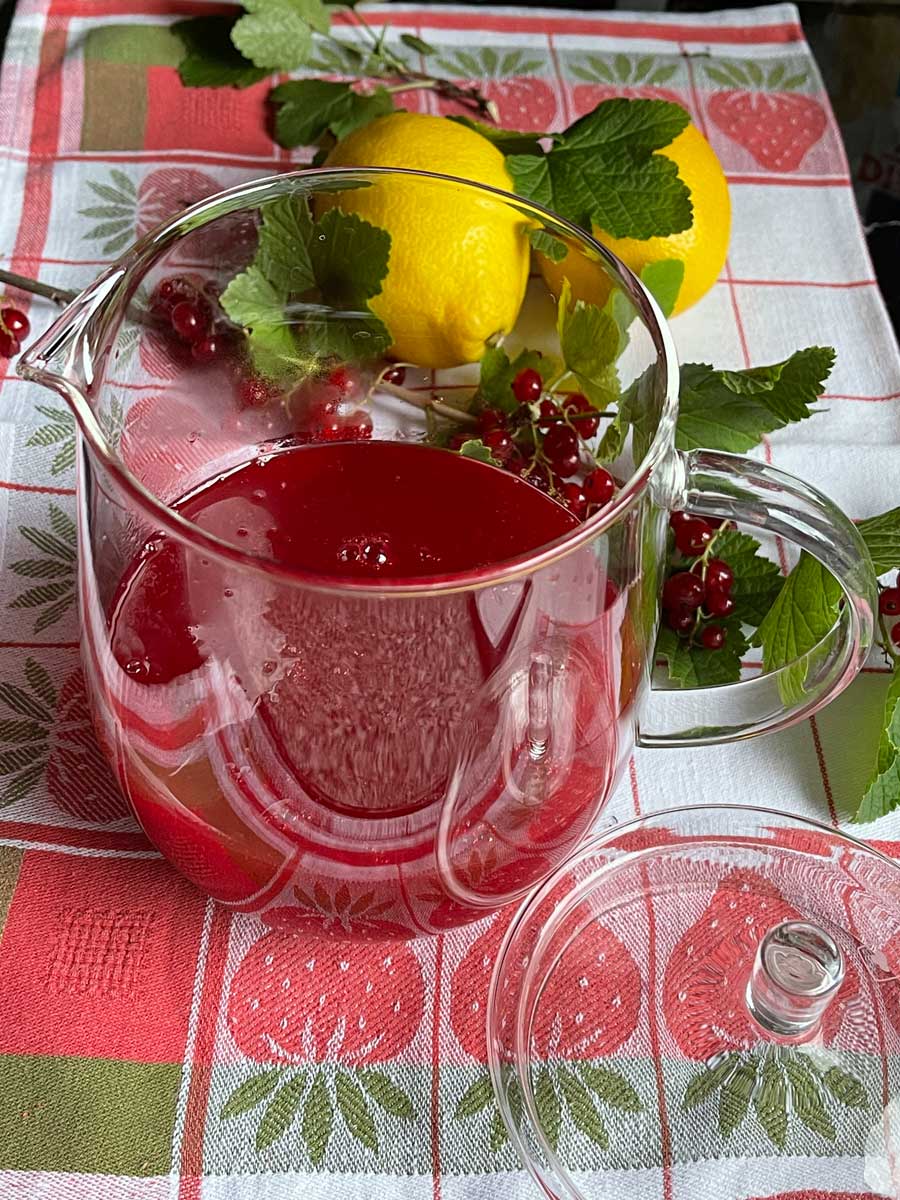 Porzeczkowy tort ze Skyrem