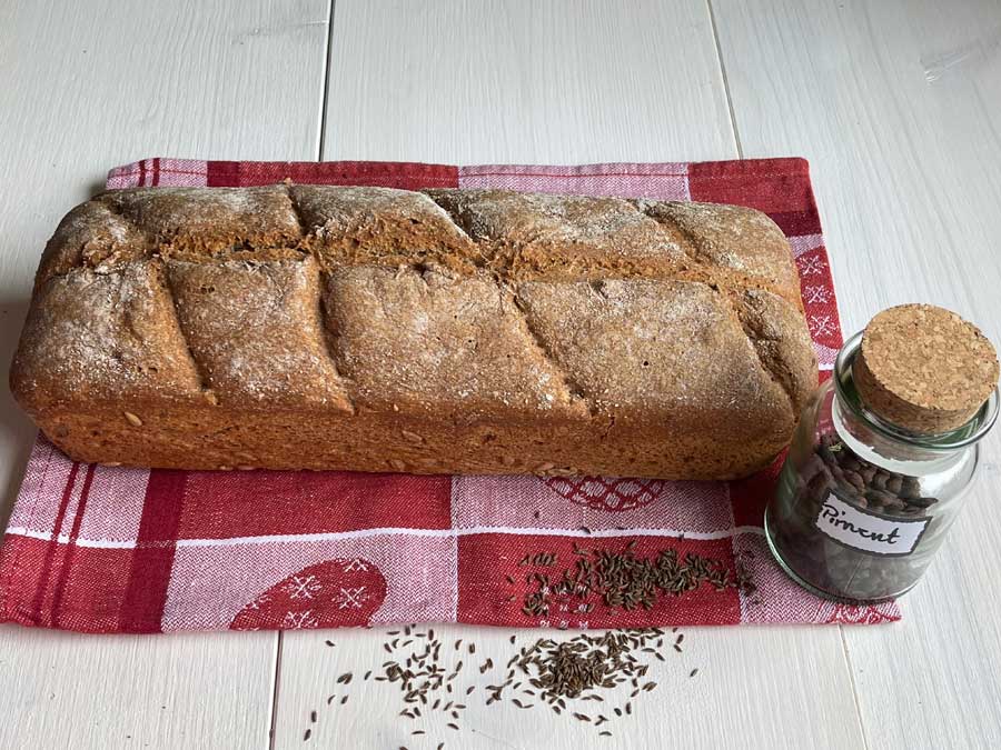 Chlebek mieszany ostry