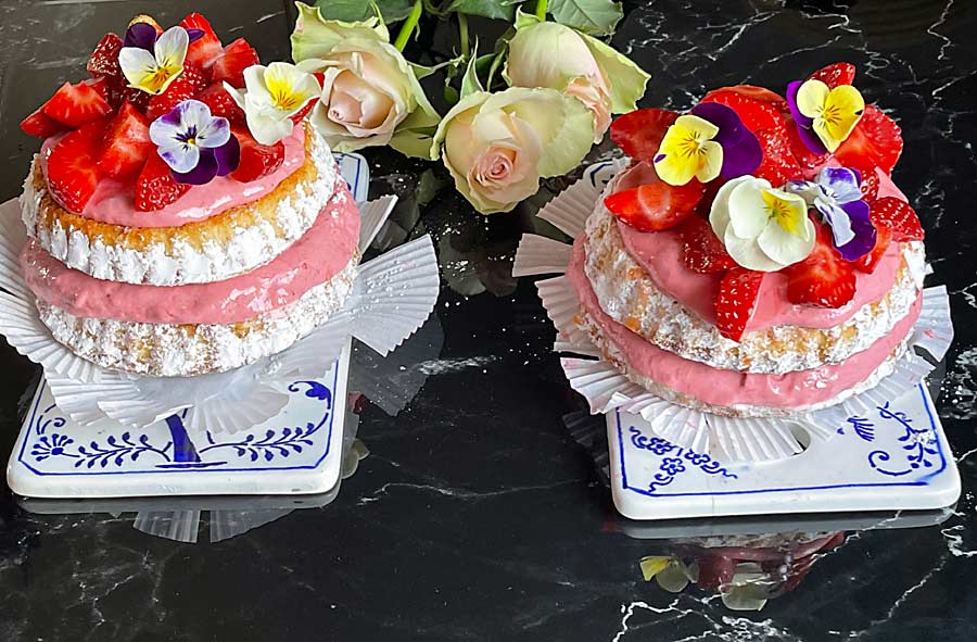 Torciki z pieczonymi truskawkami