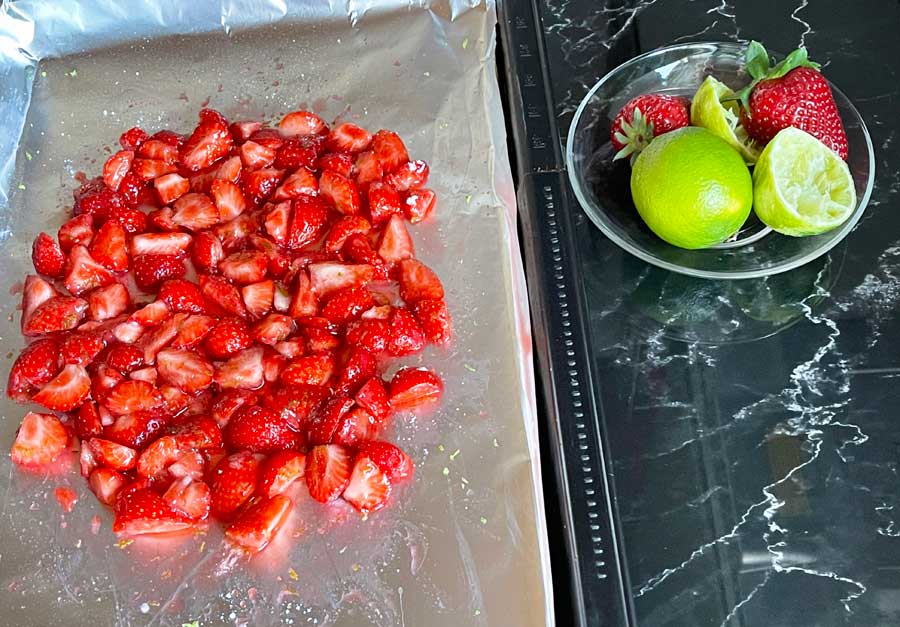 Torciki z pieczonymi truskawkami