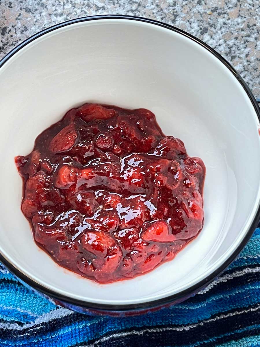 Torciki z pieczonymi truskawkami