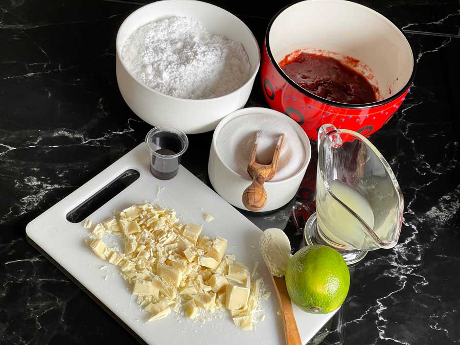 Torciki z pieczonymi truskawkami