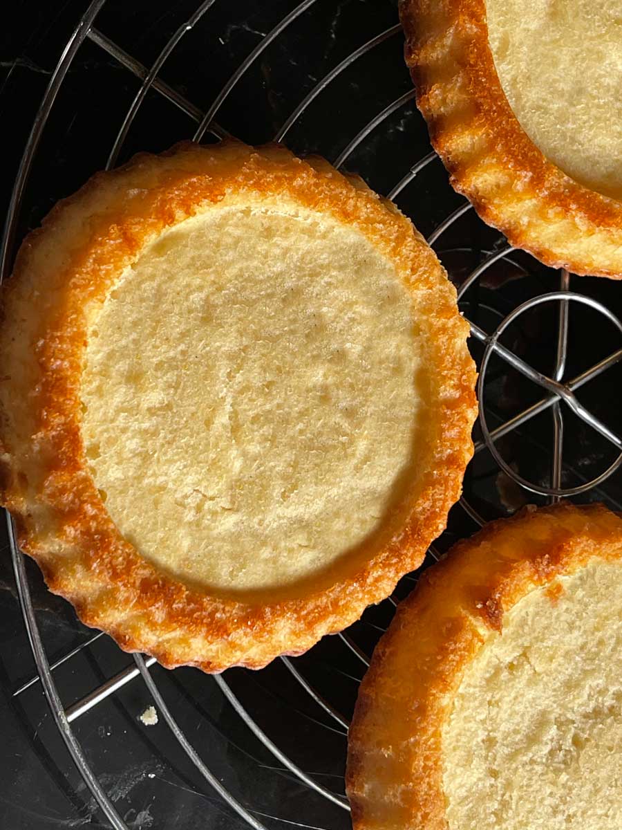 Torciki z pieczonymi truskawkami