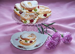 Śmietanowe krążki z owocami