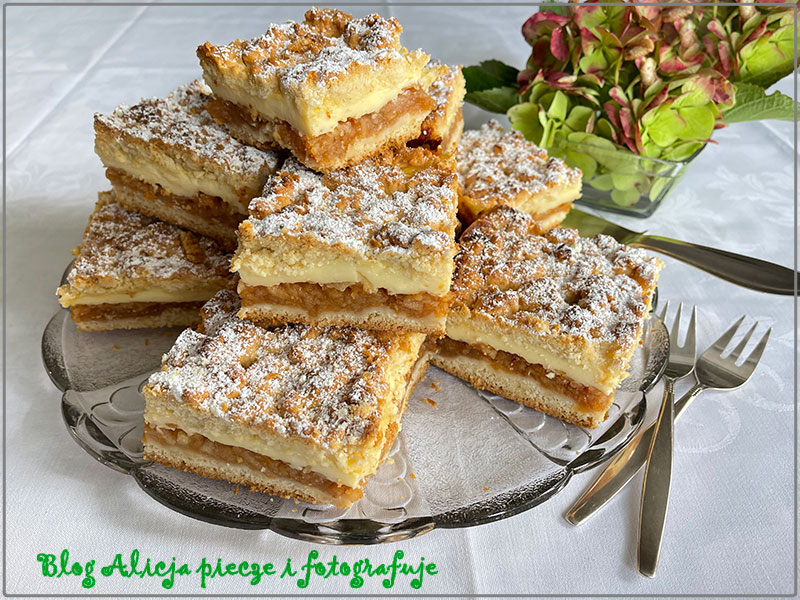 Szarlotka Boskop z budyniem