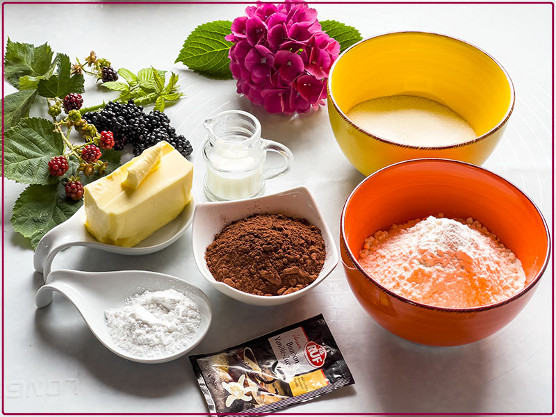 Tort jeżynowy- składniki