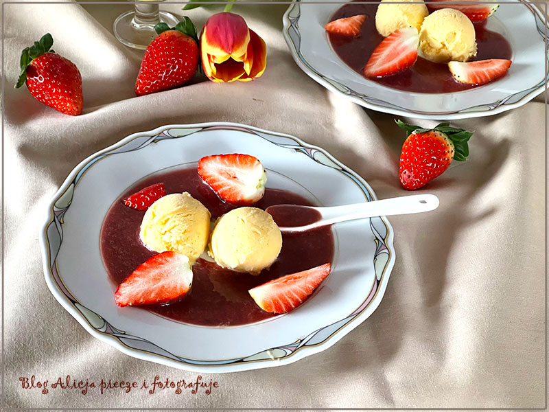 Limoncello - Parfait z truskawkami