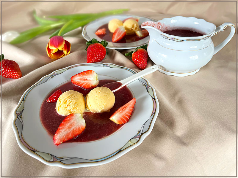 Limoncello - Parfait z truskawkami