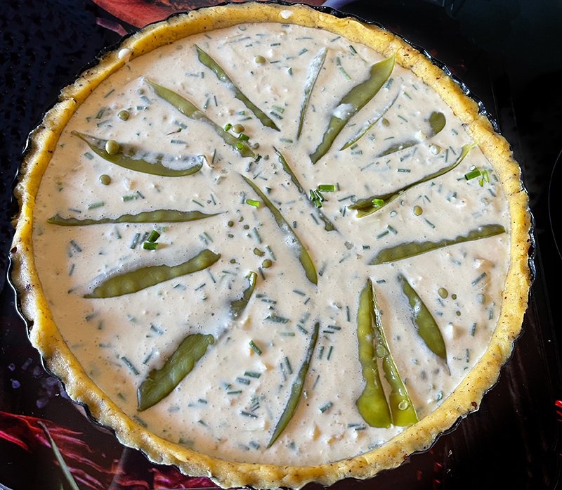 tarta-z-zielonym-groszkiem-avocado-mango-i-twarogiem