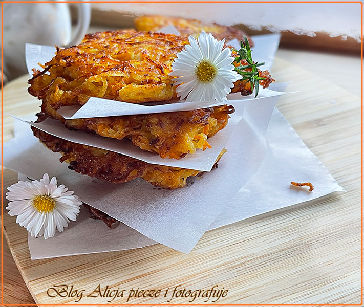 Placki ziemniaczano - marchwiowe z musem gruszkowo -imbirowym