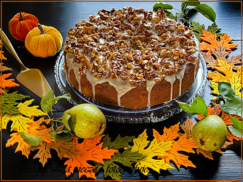 Ciasto gruszkowe z karmelizowanymi migdałami