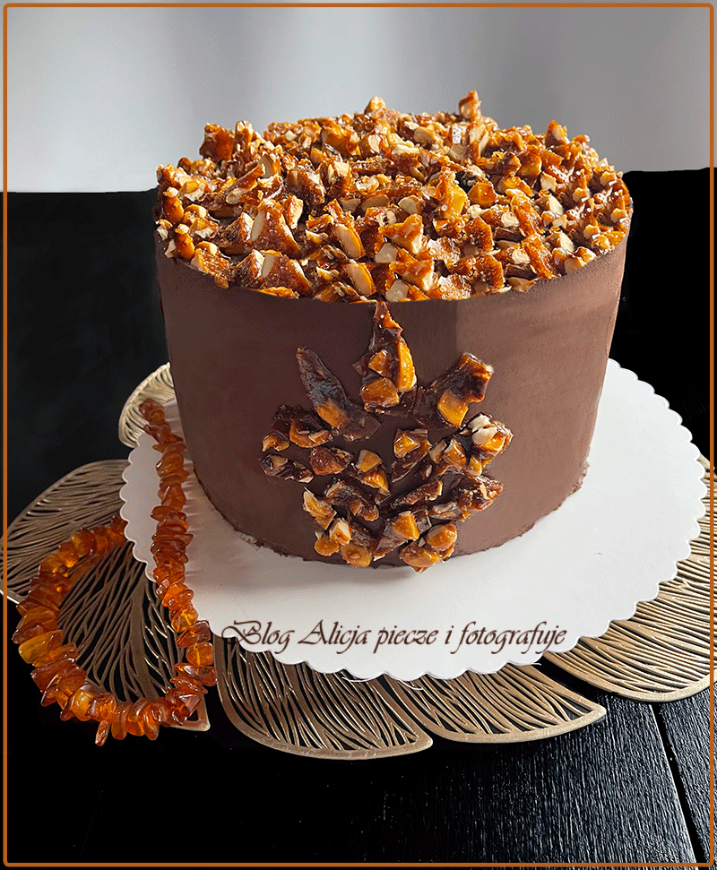 Tort czekoladowy z bursztynami