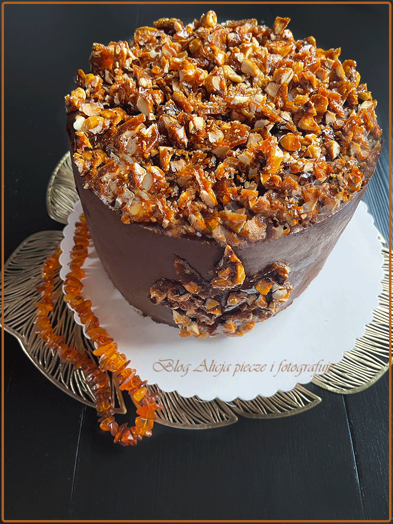 Tort czekoladowy z bursztynami