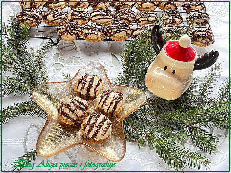 Orzechowe talary z makaronikami