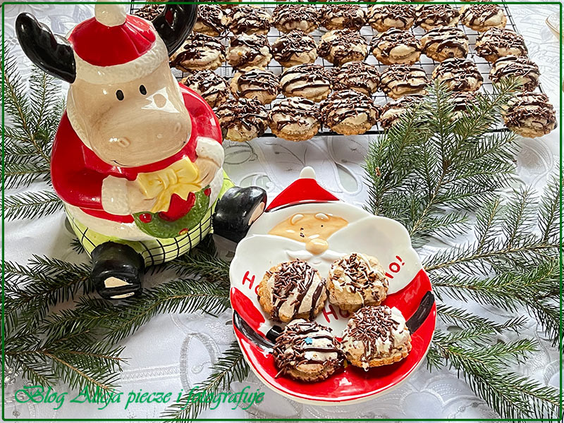 Orzechowe talary z makaronikami