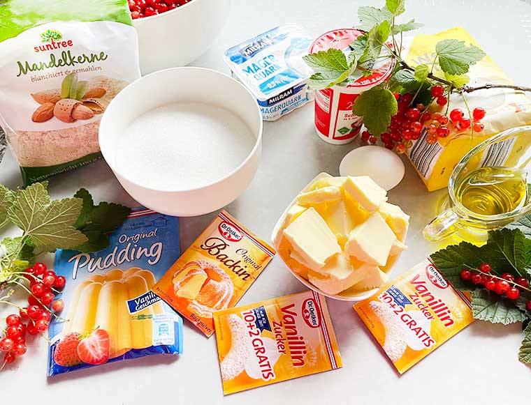 Porzeczkowe ciasto z budyniem