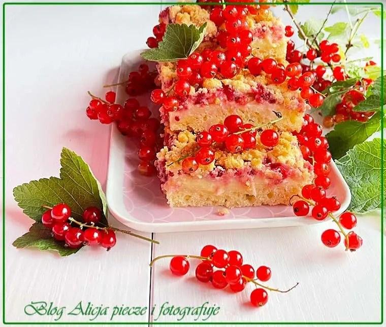 porzeczkowe-ciasto-z-budyniem