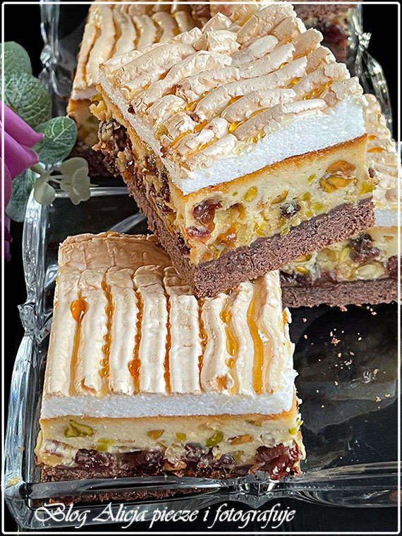 Sernik bakaliowy z kropelkami