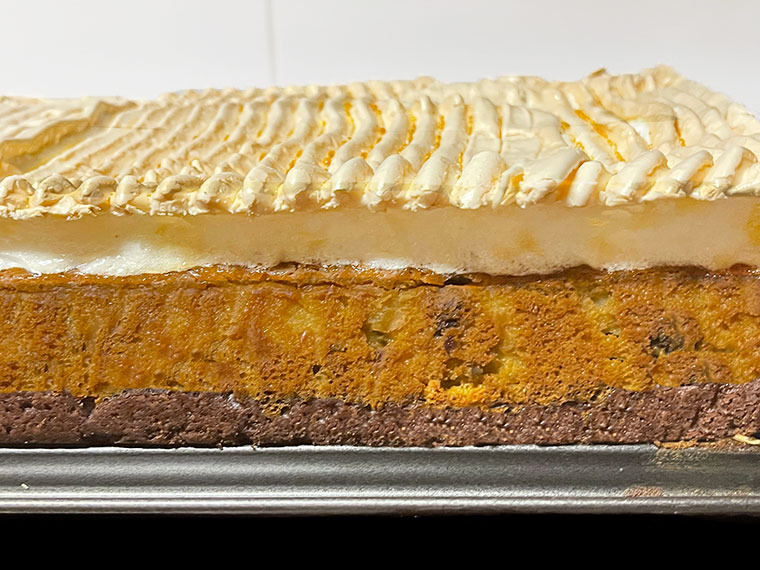 Sernik bakaliowy ze złotymi  kroplami