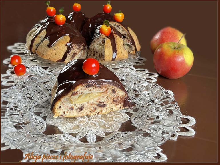 Babka straciatella- jabłkowa z 8 białek