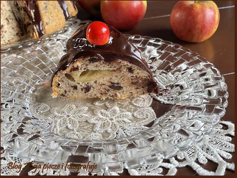 Babka straciatella- jabłkowa z 8 białek