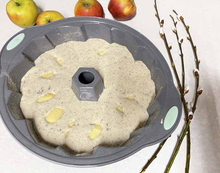 Babka straciatella- jabłkowa z 8 białek