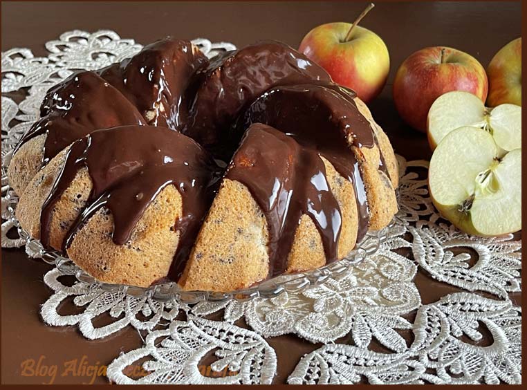 Babka straciatella- jabłkowa z 8 białek