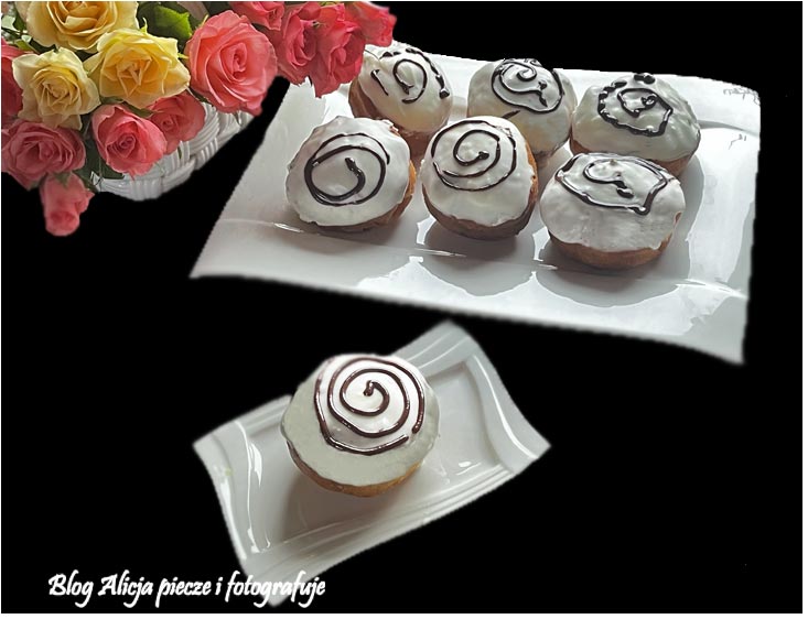 Pączki z różaną marmoladą