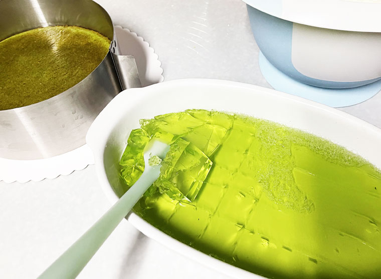 Szpinakowo -serowy tort z pomarańczami