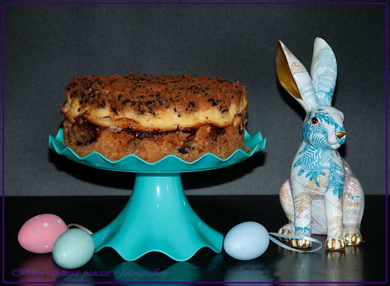 Sernik na cieście ze śliwkami