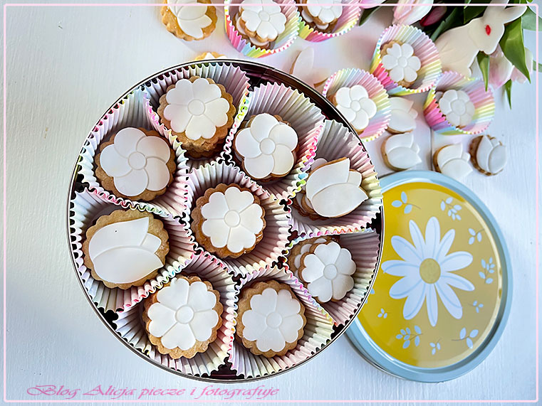 Wielkanocne ciasteczka i zajączki 