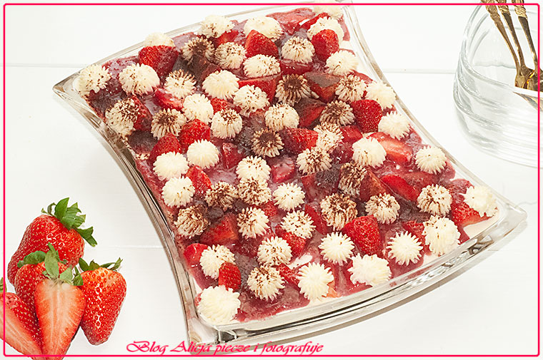 Tiramisu z truskawkami