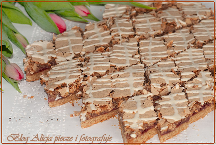 Krajanka migdałowa z bezą