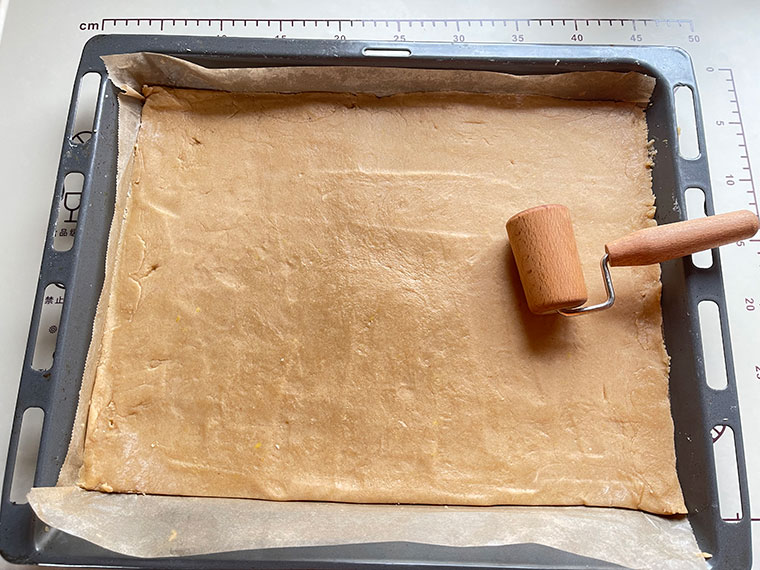 Krajanka migdałowa z bezą