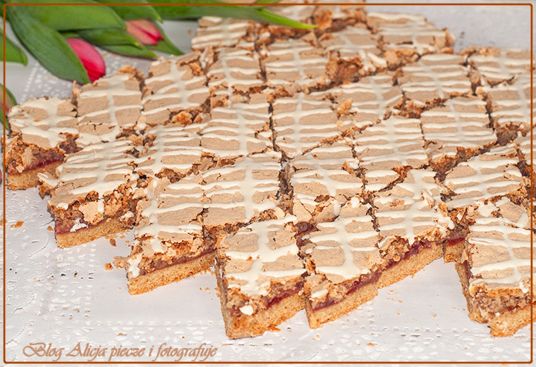 Krajanka migdałowa z bezą