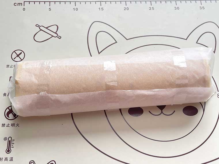 Rolada truskawkowa w galaretce