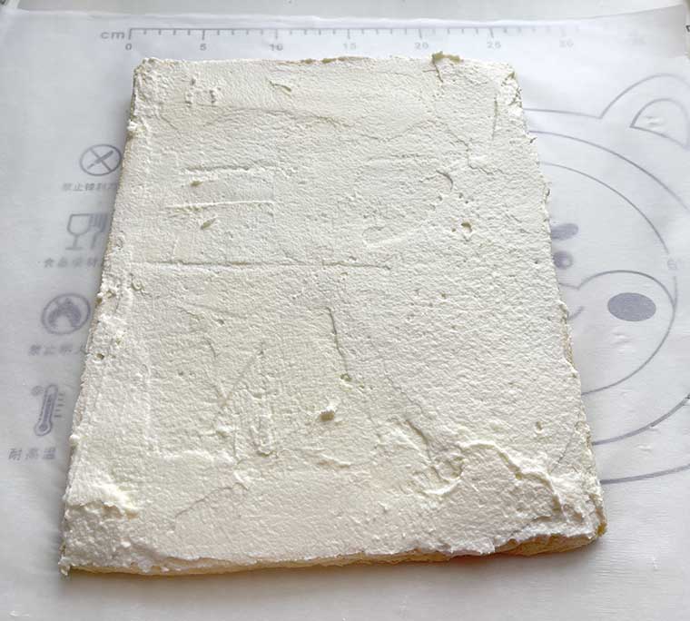 Rolada truskawkowa w galaretce