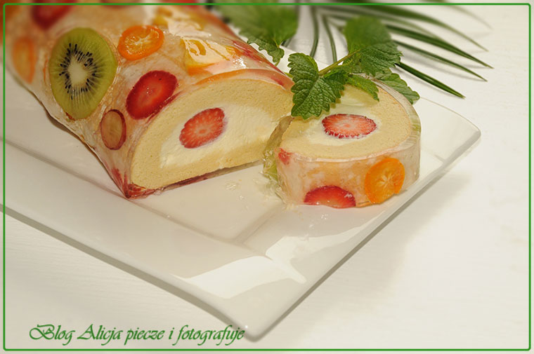 Rolada truskawkowa w galaretce