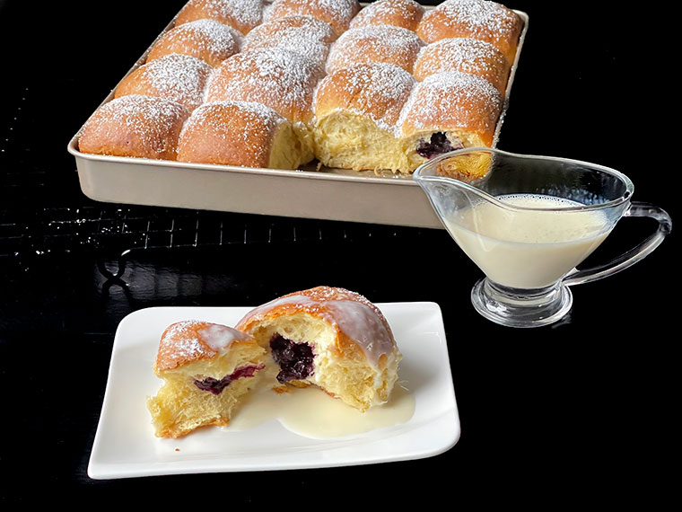 Heidelbeer-Buchteln - czyli bułeczki jagodowe