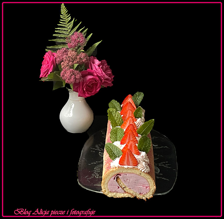 Rolada biszkoptowa z truskawkami