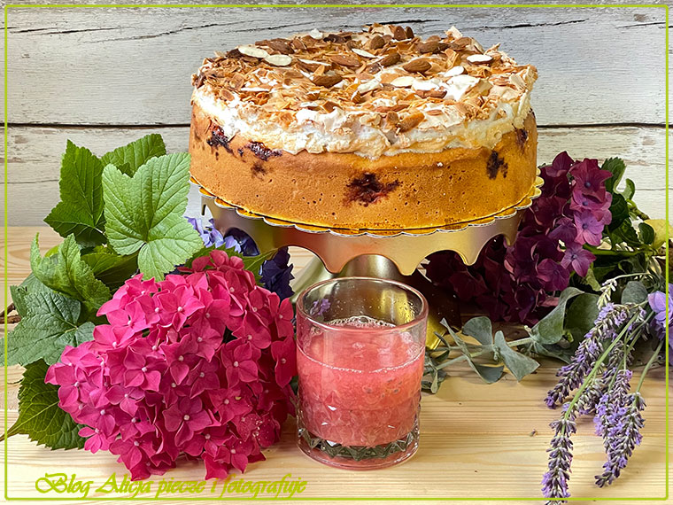 Agrestowe ciasto z bezą